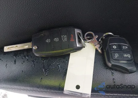 2019 Kia Sorento 2.4L Lx z USA, uszkodzony, nr VIN 5XYPGDA33KG444450